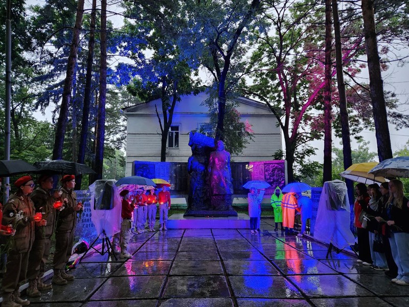 Кировский район традиционно присоединился к Всероссийской акции «Свеча памяти» 2024