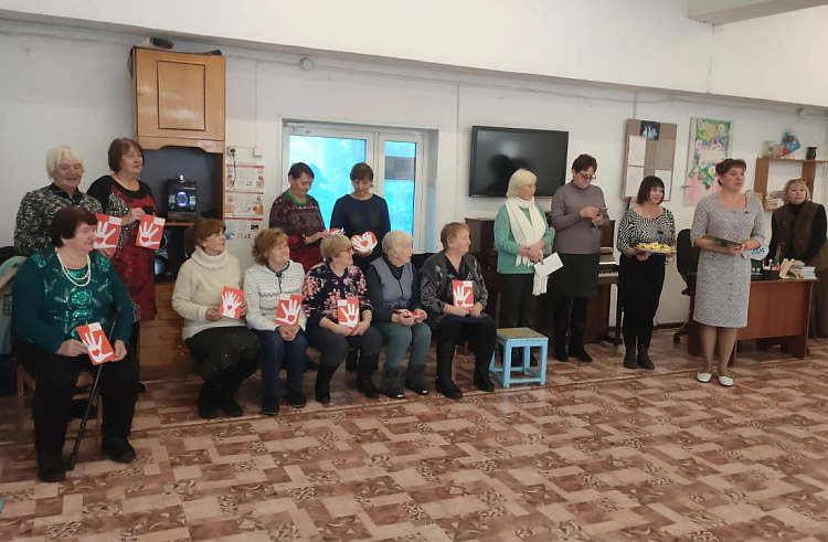 В отделе ЗАГС состоялись праздники «Спасибо за жизнь», участниками которых стали представители старшего поколения и молодежи