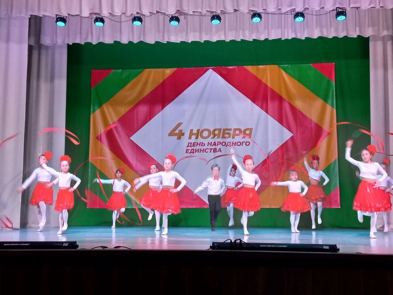 В районном Доме культуры прошёл праздничный фестиваль в...